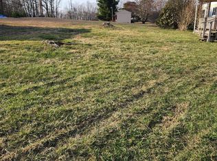 1217 Coal City Rd, Beaver, WV 25813