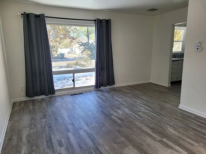 1 bed, 1.0 bath, 528 sqft, $1,200 — Photo 3