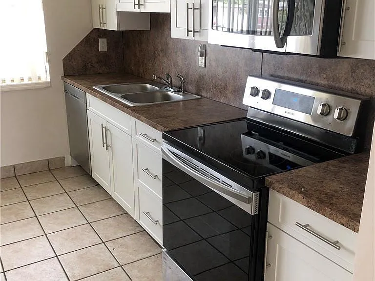 6900 NW 14th Ct — Photo 5