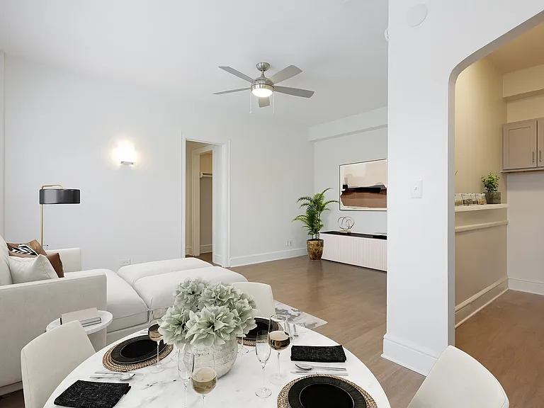The Parkway Apartments — Photo 8