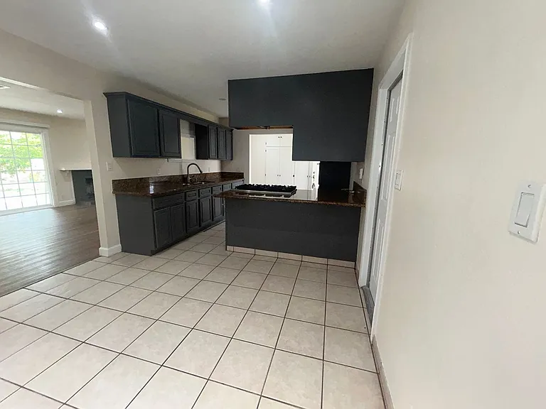 8842 Enloe Ave — Photo 3