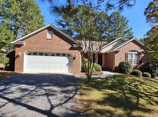 7 Fur Ct E, Pinehurst, NC 28374