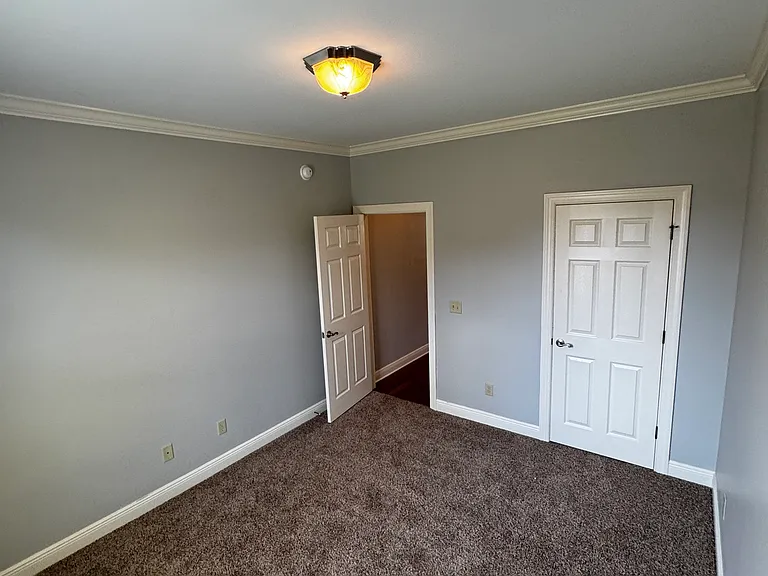 717 Greenbriar Dr — Photo 18