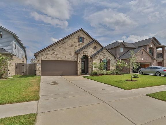 2nd image of 4619 Crescent Lake Cir