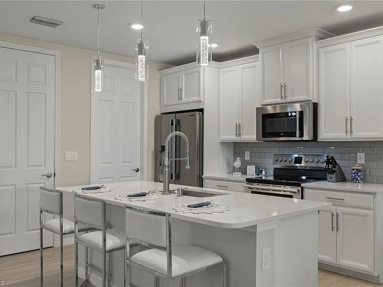 14680 Edgewater Cir — Photo 4