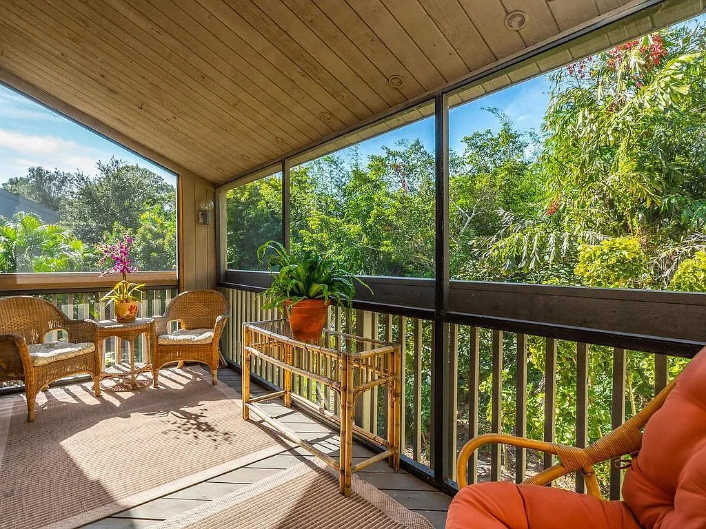 236 Woodland Dr — Photo 4