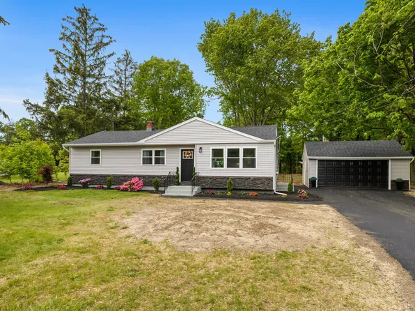 6 Manor Court, North Haven, CT 06473