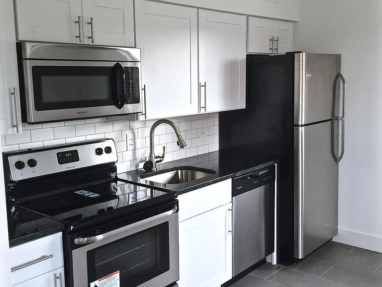 7200 Southwest Ave #D — Photo 2