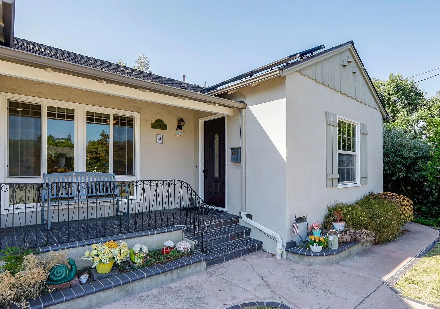 5BR/3BA Pet-Friendly Entire Property with Separate Guest House | Redwood City | YouTube Tour — Photo 4