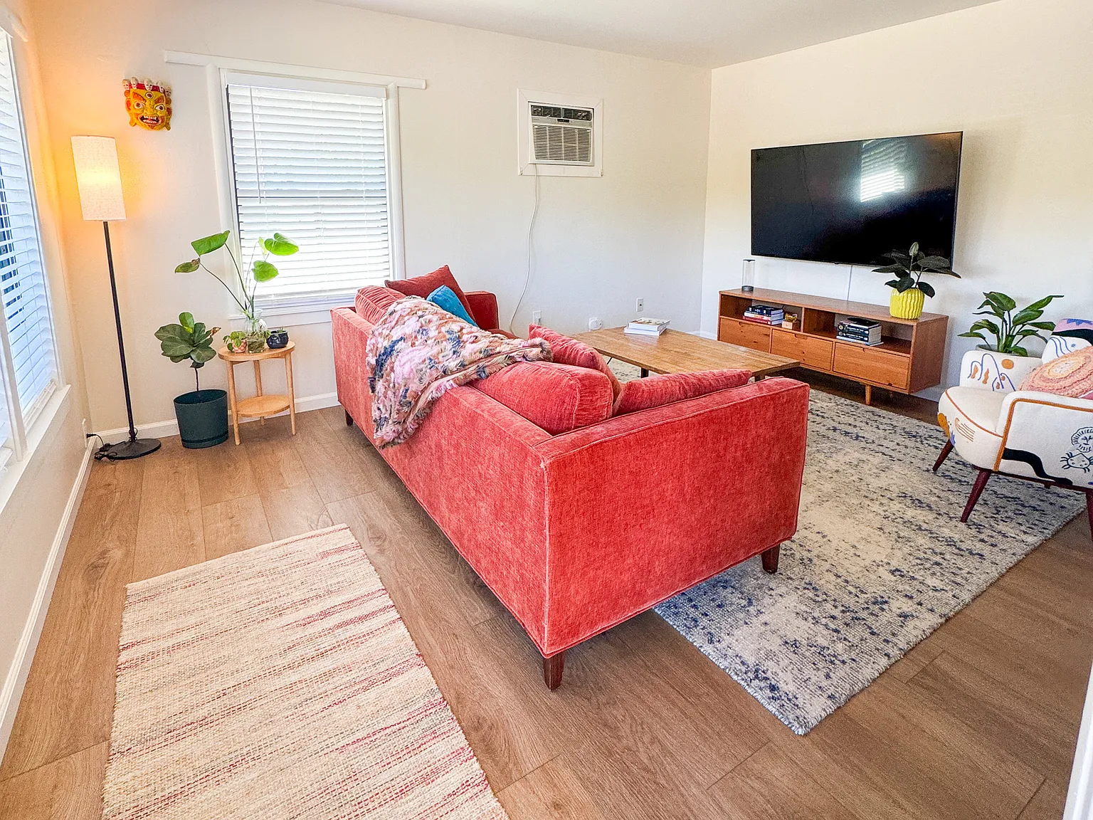 1 bed, 1.0 bath, $2,200 — Photo 1