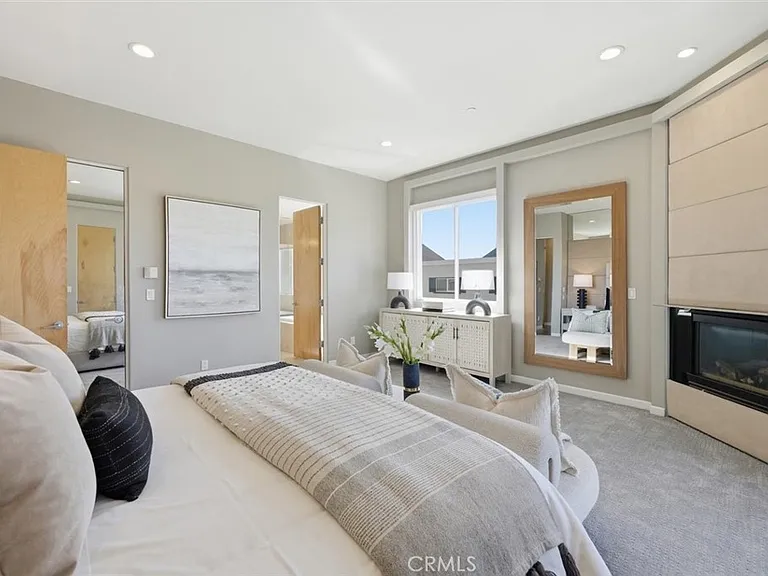 2406 Ocean Dr — Photo 12