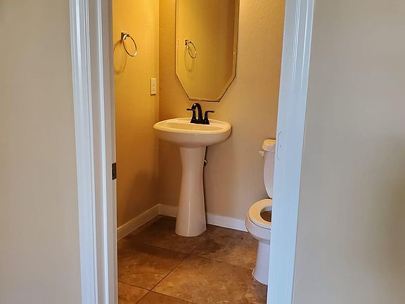 5th image of 12906 Trail Hollow Ct