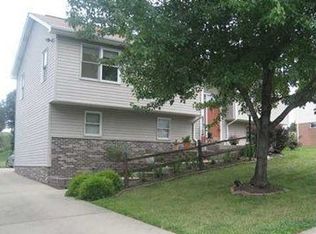 70 Rodgers Dr, Coraopolis, PA