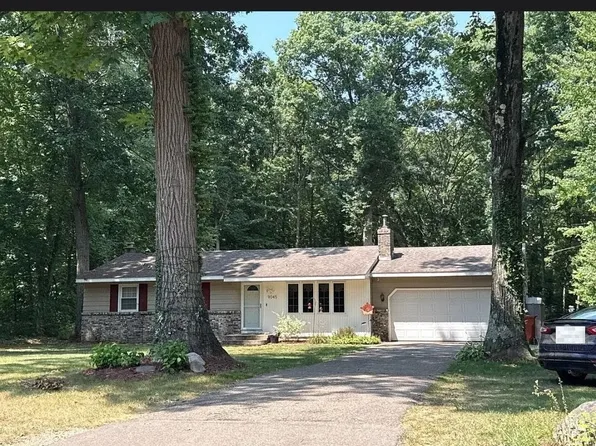 9045 Algoma Ave NE, Rockford, MI 49341