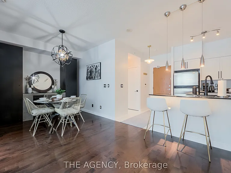 219 Fort York Blvd #208 — Photo 4