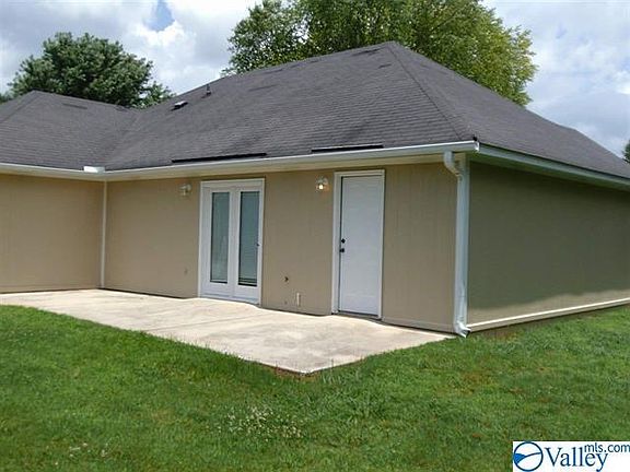 2nd image of 110 Yellowwood Ct