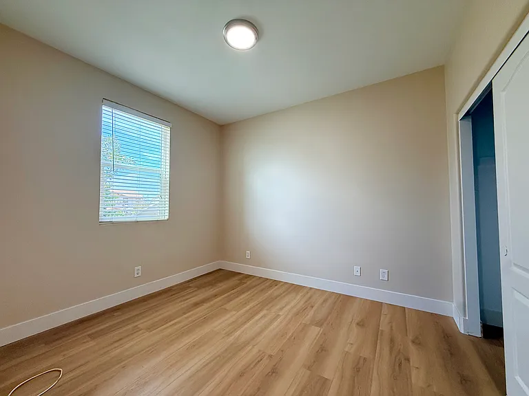 12190 Roseville Dr — Photo 16