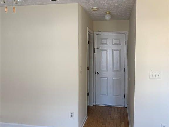 3rd image of 2315 Oakland Spring Dr