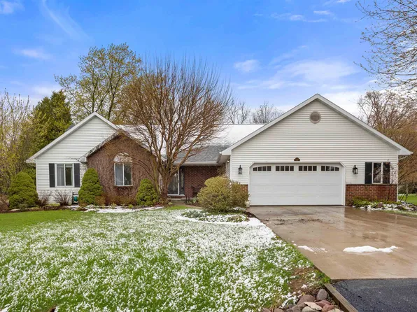 N1386 Westgreen Dr, Greenville, WI 54942