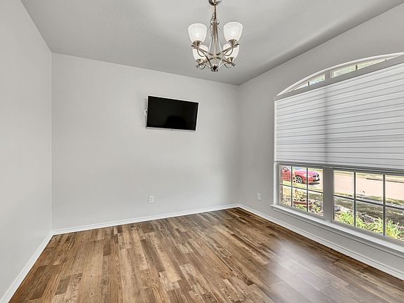 4th image of 10901 Irish Glen Trl