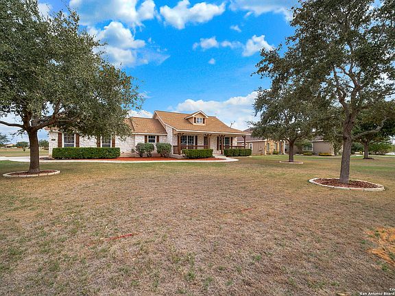 4th image of 15819 Lake Breeze Dr