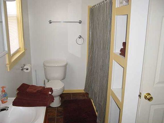5th image of 235 Reed Ave
