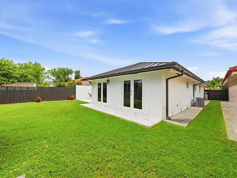 881 NW 133rd Ave — Photo 38