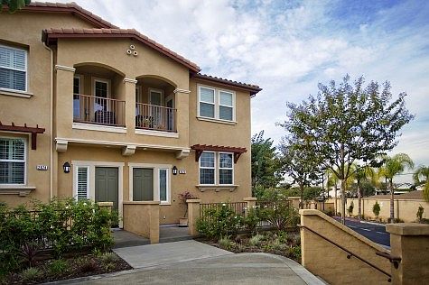 3rd image of 2672 Cabrillo Ave