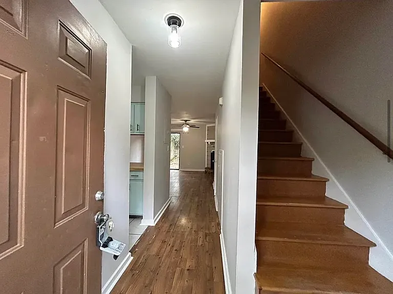 3234 Nekoma Ln — Photo 2