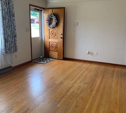 4th image of 32 Thelma Dr