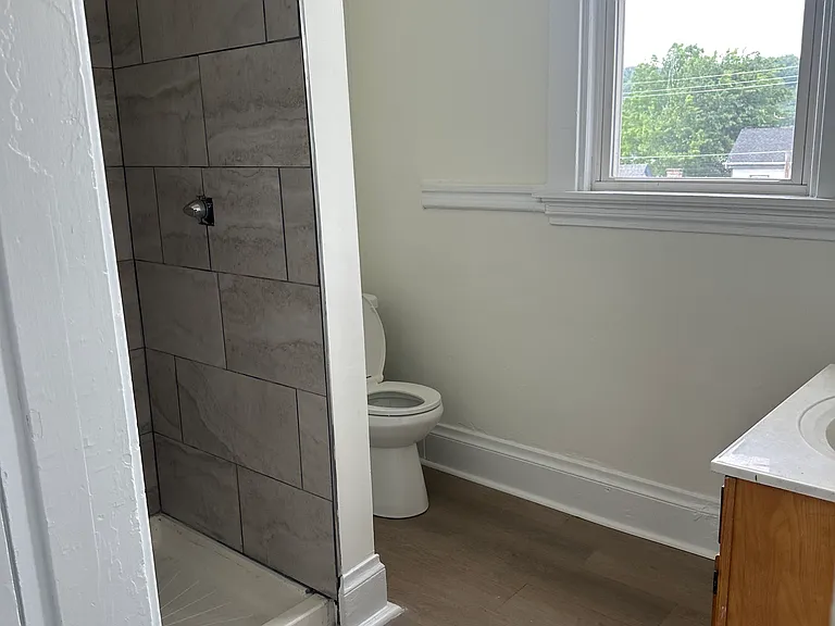 123 6th Ave #2 — Photo 7