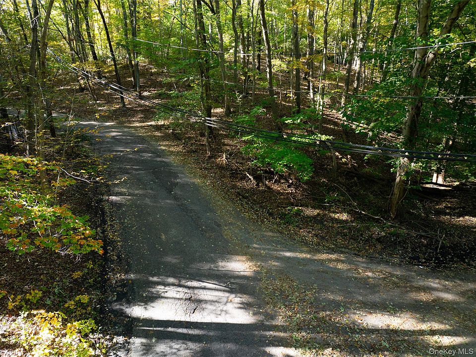 2nd image of 18B Valley Circle