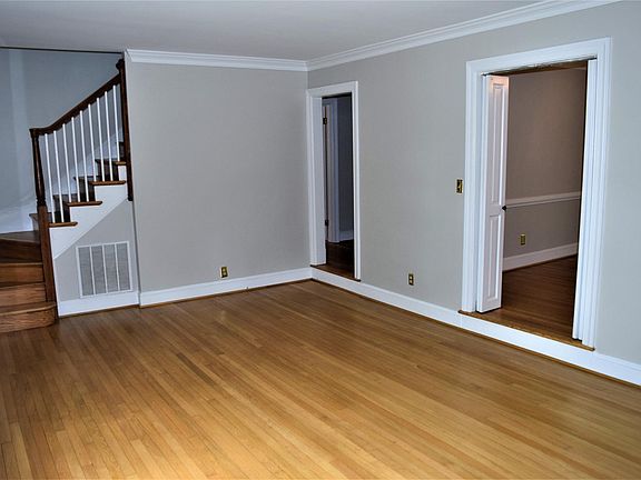 4th image of 1417 Westover Gardens Blvd