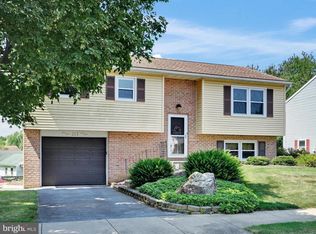 217 Linda Ter, Ephrata, PA 17522
