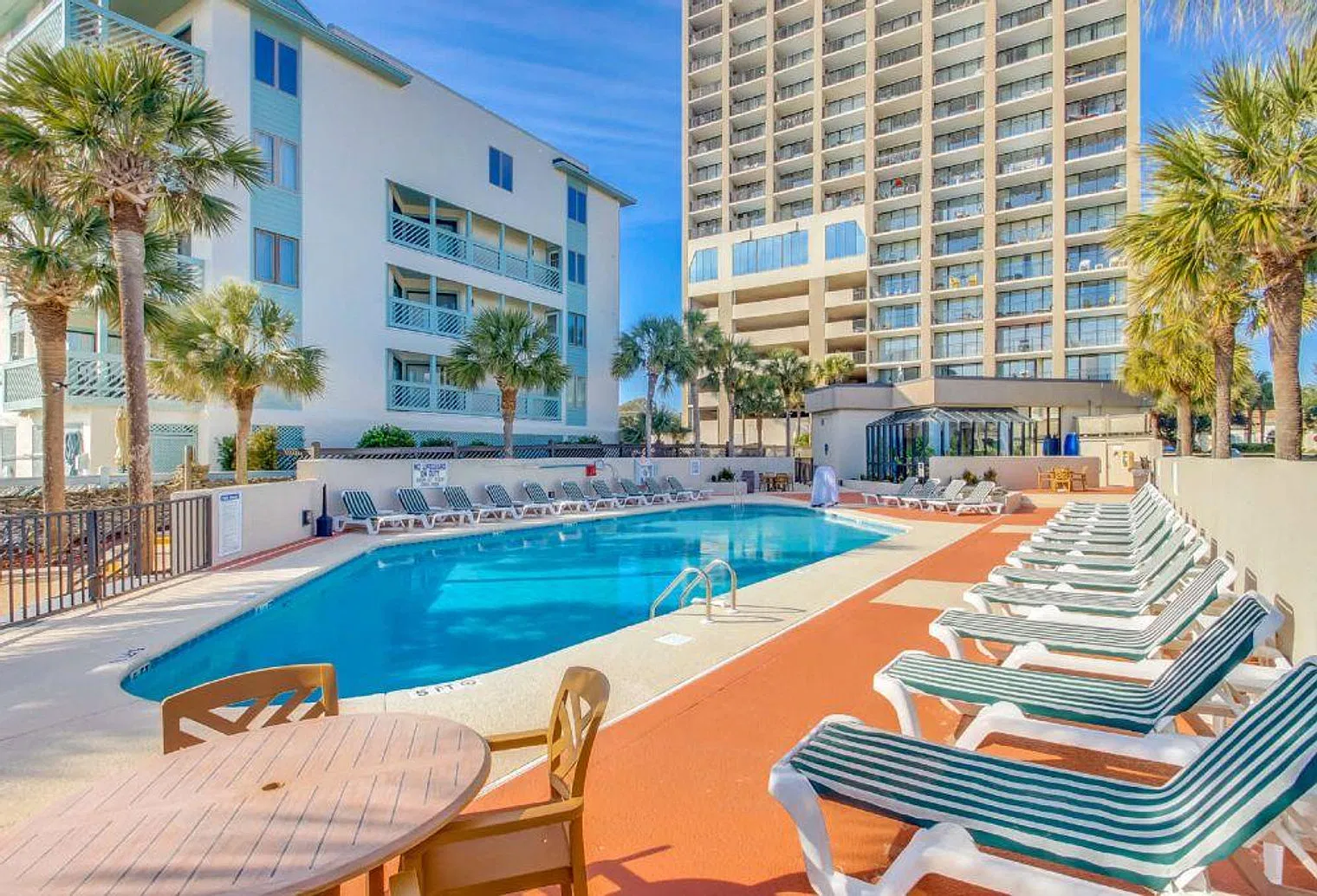 1 bed, 1.0 bath, 645 sqft, $2,346 — Photo 3
