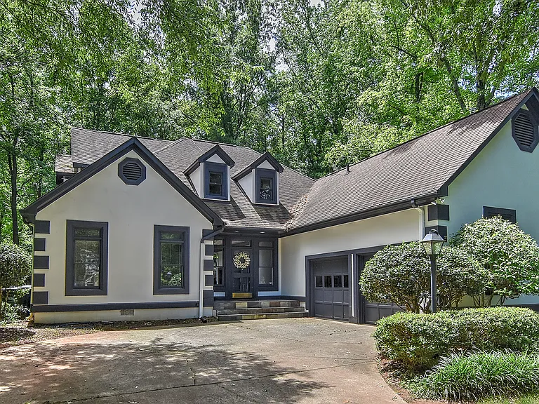 801 Brightwood Ln — Photo 2