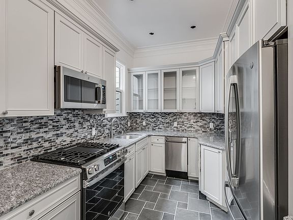 4th image of 45 Whitney St #1