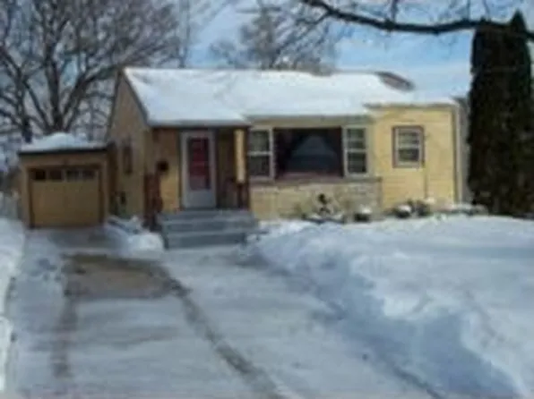 2504 Pelham Rd, Rockford, IL 61107