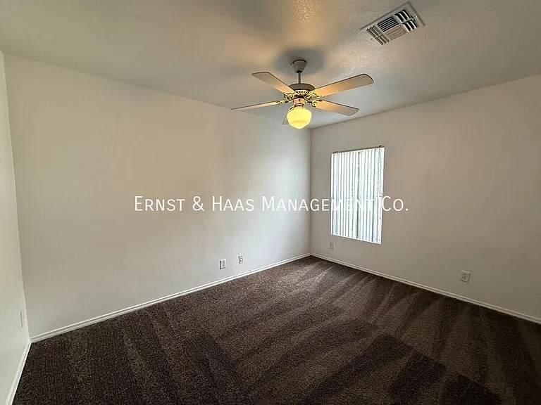 4723 Blackthorne Ave — Photo 18