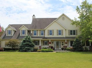 N56W33249 Ivy Ln, Nashotah, WI 53058