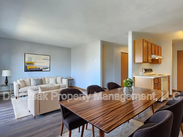 1202 34th Ave S, Moorhead, MN