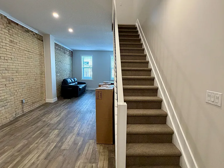 537 Talbot St #3 — Photo 9