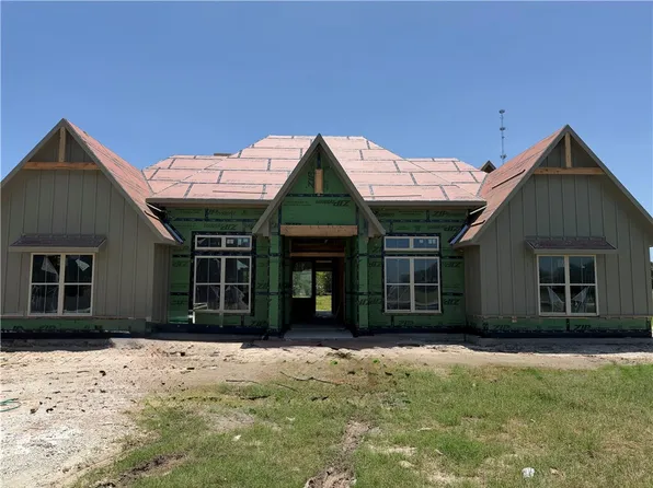 10390 Charlinda Ln, Bryan, TX 77808