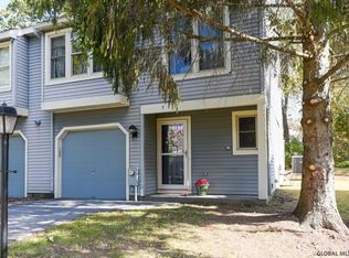3 Flintlock Ln, Halfmoon, NY 12065