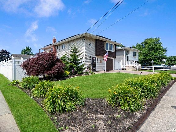 3rd image of 169 Wyona Avenue