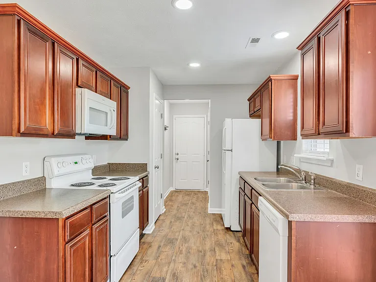 1036 Cheryl Ln — Photo 10