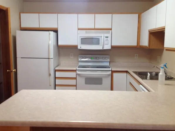 2890 Coral Ct, Coralville, IA