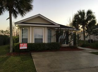 9073 Franklin Ave, Clive, IA 50325