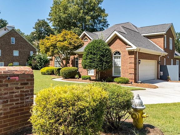 2nd image of 164 Greenview Ter