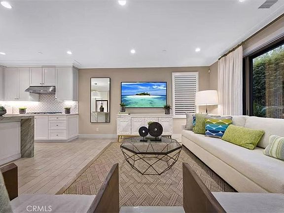 4th image of 166 Villa Rdg